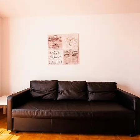 Avenida De Pueblos 16 * Playa de las Américas